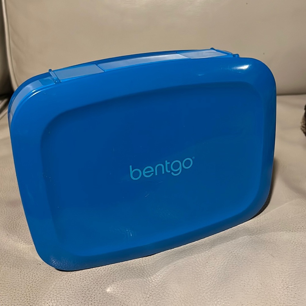 Blue bentgo bento lunch box for home made lunches on the go